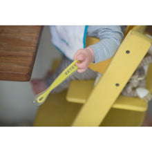 Load image into Gallery viewer, Beaba Ergonomic Silicone Spoon Set- Rainbow (2)